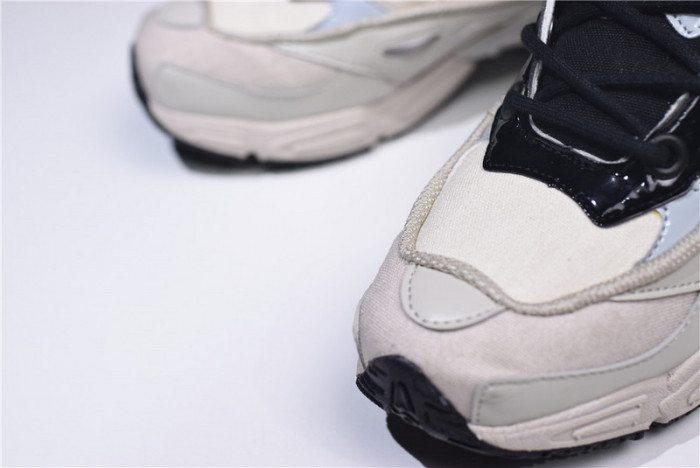 a*d*i*s ozweego 3 raf simons cream white core black b22537